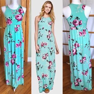 NWT Mint and Rose Maxie Dress
